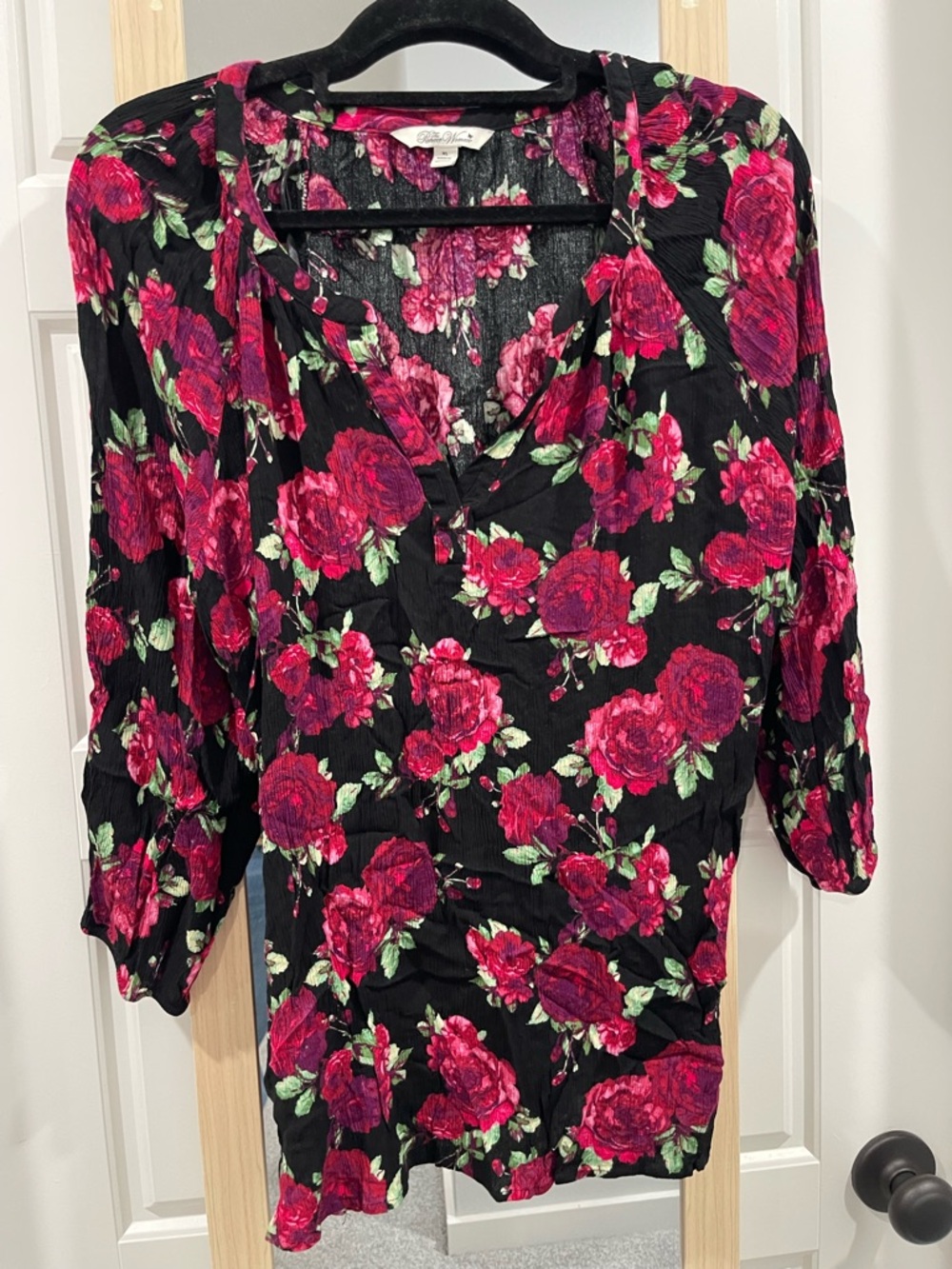 The Pioneer Woman Black V-Neck Blouse with Pink Rose Print